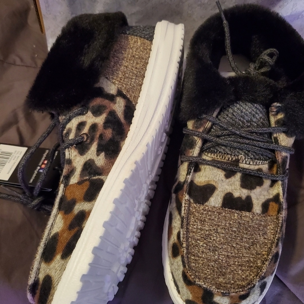 Hey Dude Black and Brown Flats with Plush Fur Trim - Picture 2 of 3